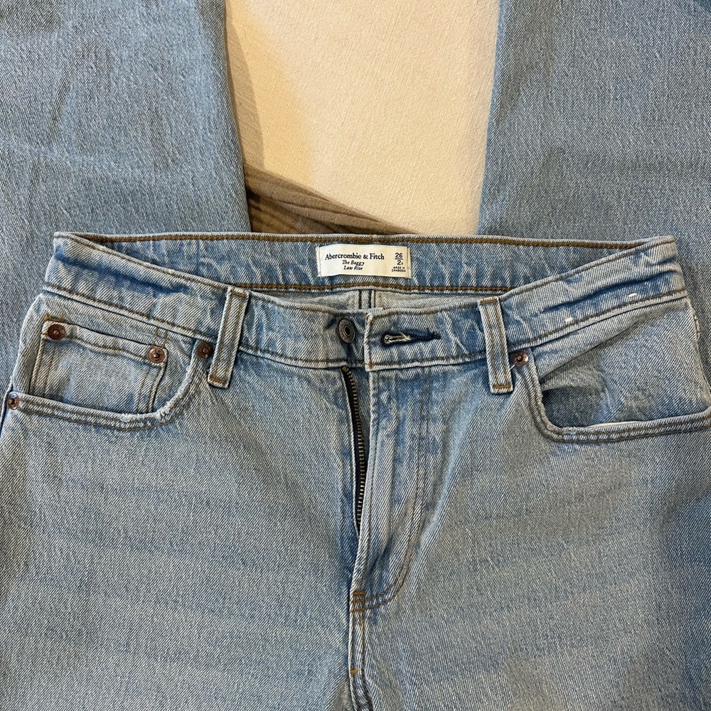 Abercrombie & Fitch Baggy Low Rise Jeans